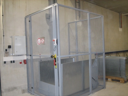 Customer-specific implementation of a freight elevator at the client's site.